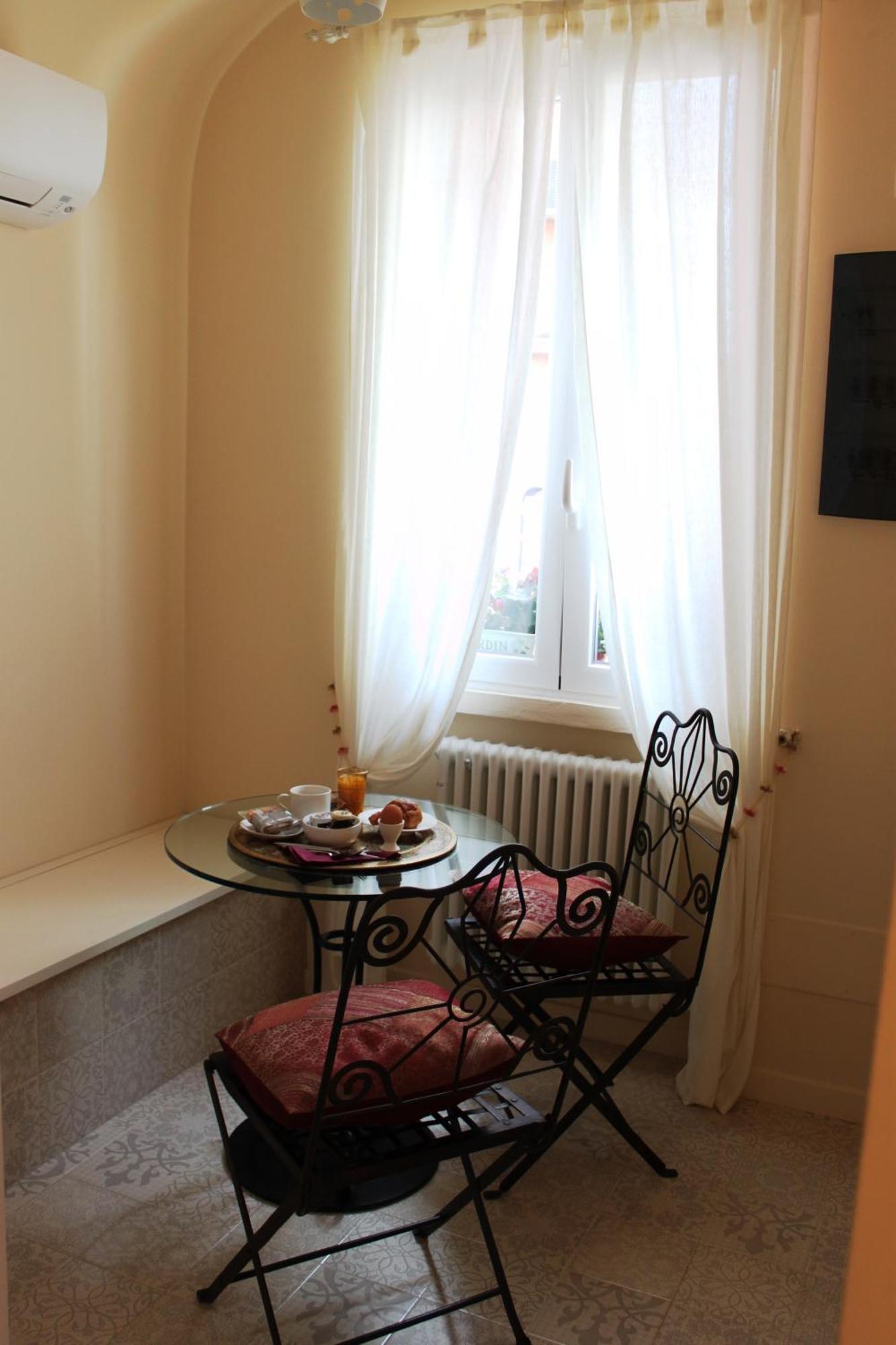 Abracadabra Tortona Bed & Breakfast Milan Bagian luar foto