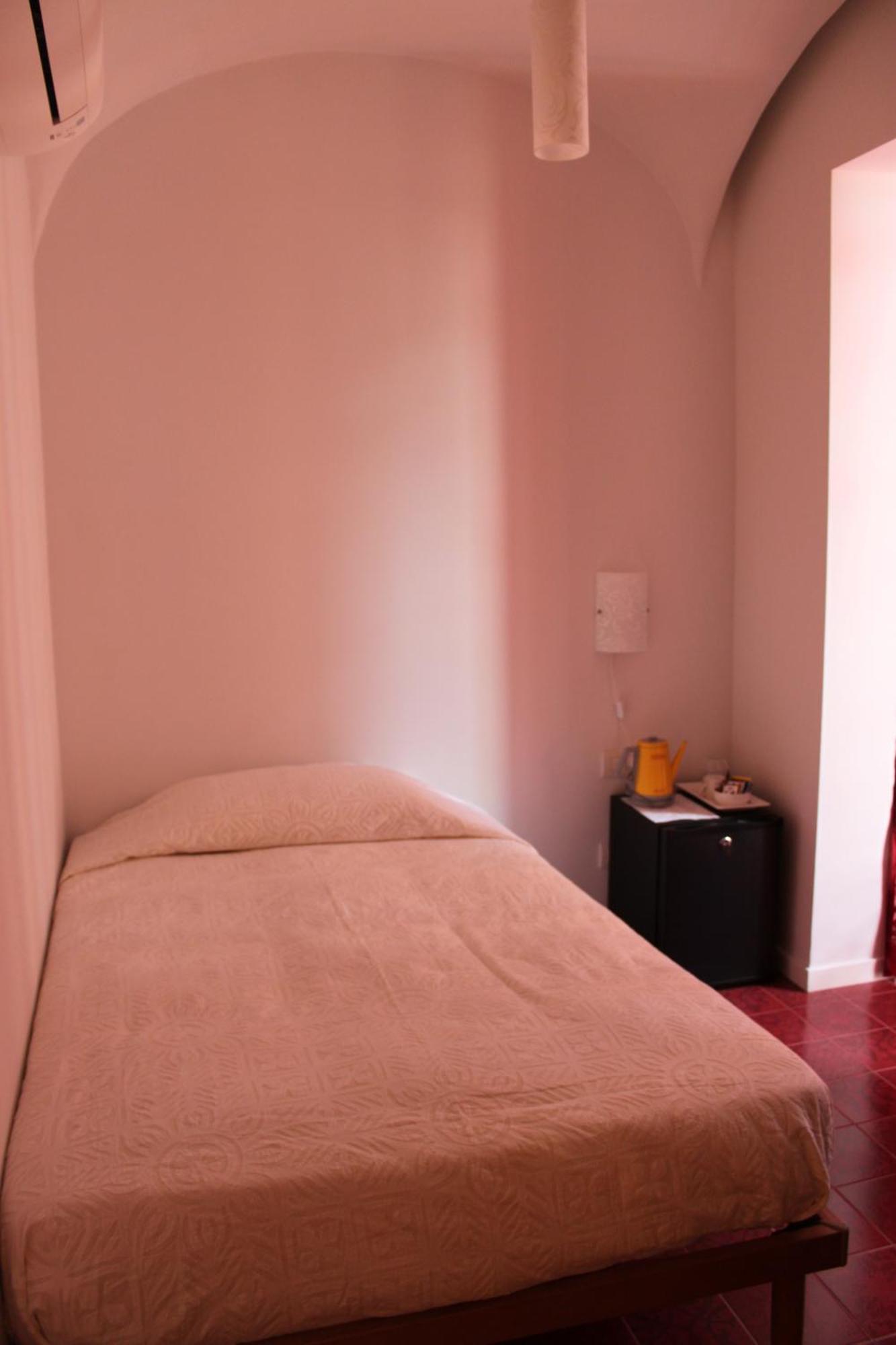 Abracadabra Tortona Bed & Breakfast Milan Bagian luar foto