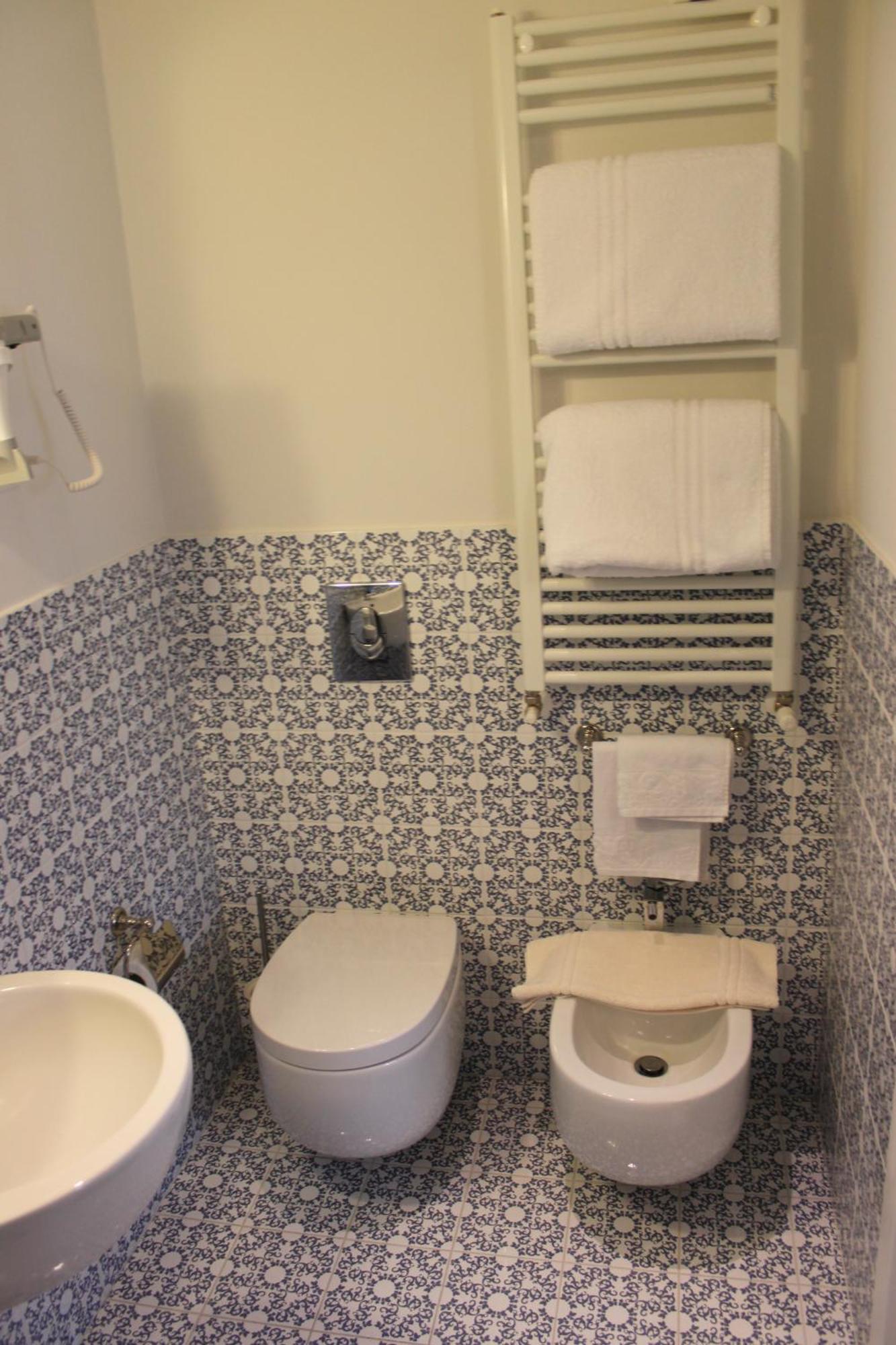 Abracadabra Tortona Bed & Breakfast Milan Bagian luar foto