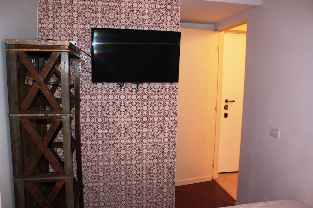 Abracadabra Tortona Bed & Breakfast Milan Ruang foto
